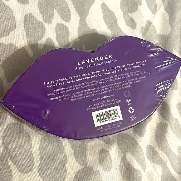 Kendall & Kylie Lavender Fizzy Bath Tablets NWT/set of 3 - Picture 3 of 4